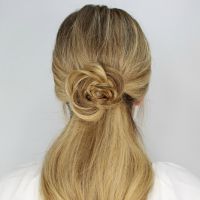 Rosette-Ponytail-howto